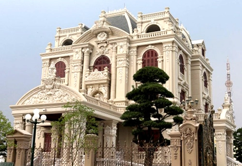 Lâu đài 2700m2 hoành tráng ở hà nam
