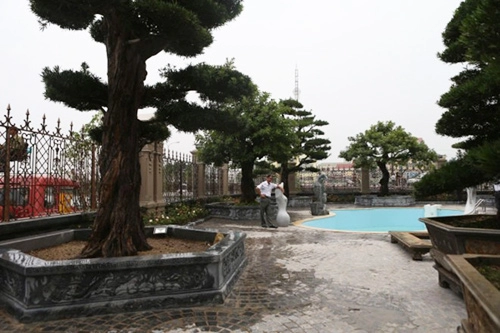 Lâu đài 2700m2 hoành tráng ở hà nam