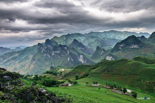 Lên hà giang để thưởng ngoạn nhiều điều mới lạ bên cạnh các khúc cua hay núi đá tai mèo