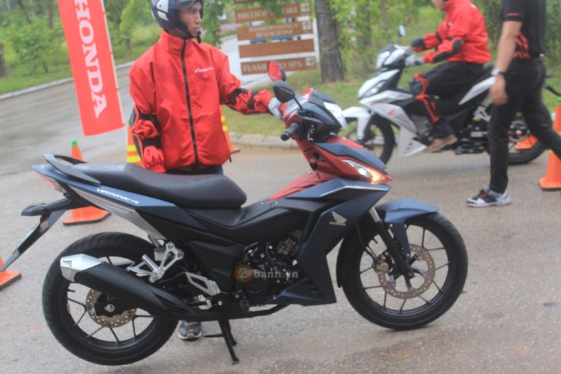 Lộ giá nhập honda winner 150 tại head