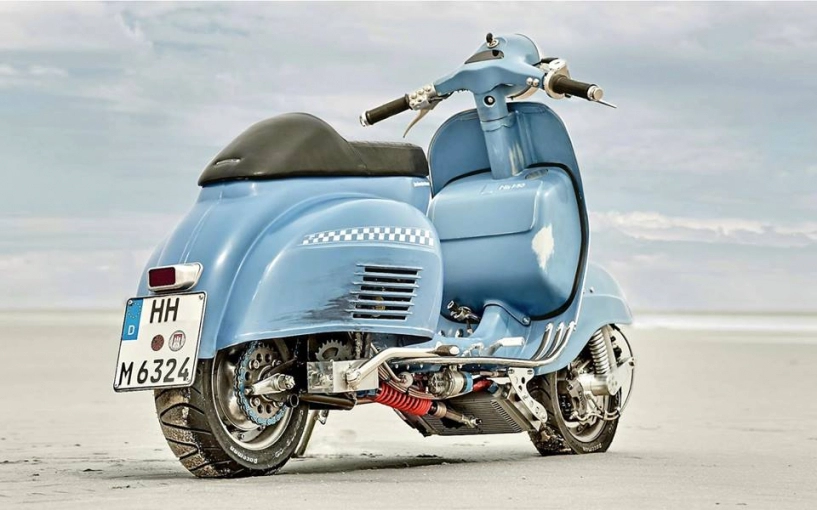 Loạt ảnh chiếc vespa 360cc xài nhông sên dĩa độ thêm két nước