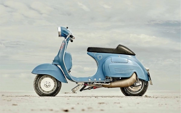 Loạt ảnh chiếc vespa 360cc xài nhông sên dĩa độ thêm két nước