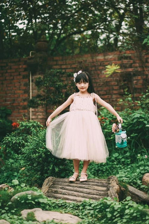 Loạt váy công chúa mùa hè cho con gái khiến các mẹ phát sốt