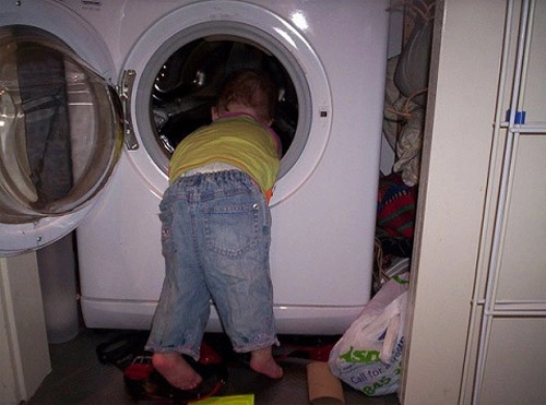 Lưu ý sử dụng máy giặt tránh nguy hiểm tính mạng của bé