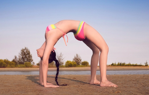 Ngắm đường cong hoàn hảo của những người đẹp việt nghiện yoga