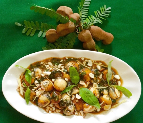 Ngày lễ làm trứng cút lộn xào me ăn chơi