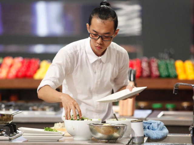 Nghị lực của chàng trai khiếm thính thi masterchef việt