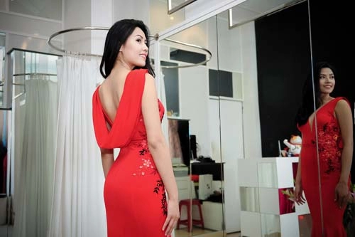 Nguyễn thị loan chọn váy đi thi hoa hậu thế giới