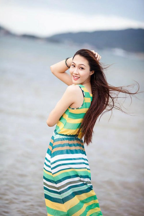 Nhan sắc một 9 một 10 của hai hoa khôi áo dài việt nam