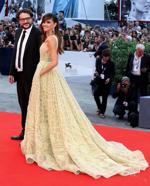 Những bộ đầm đẹp như cổ tích tại lhp phim venice 2015
