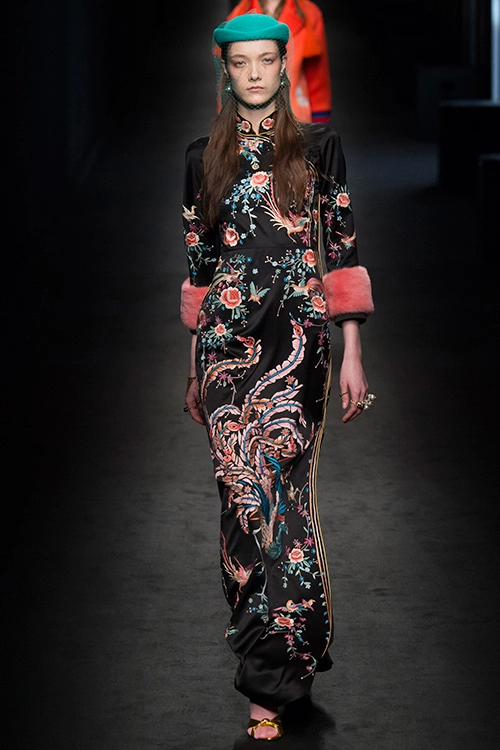 Những quý cô gucci đẹp nghẹt thở khai màn milan fw