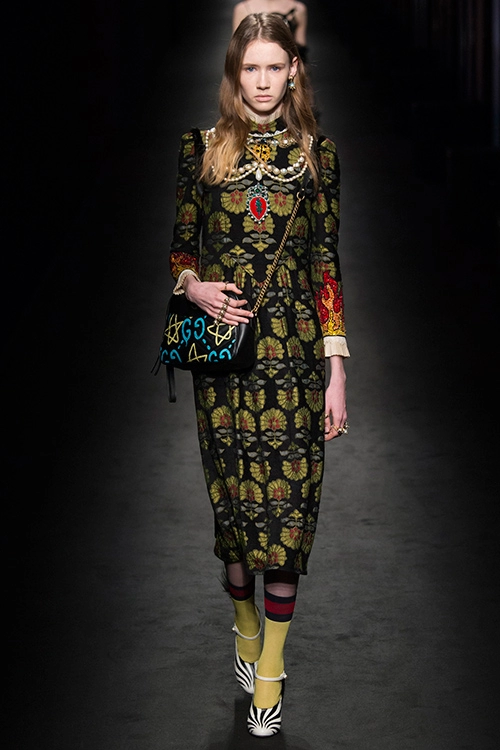 Những quý cô gucci đẹp nghẹt thở khai màn milan fw