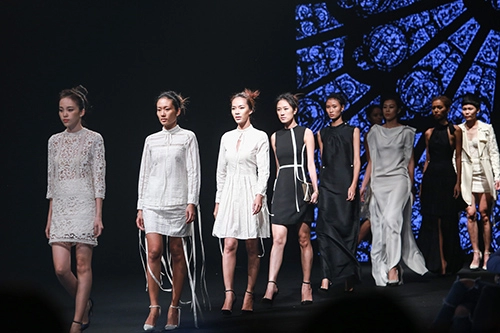 Những quý cô sang chảnh của elle fashion show 2015