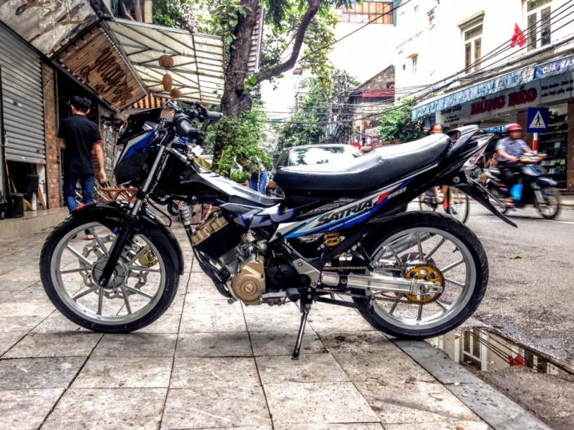 Raider 150cc tạo dáng cực ngầu