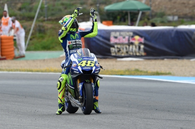 Rossi đã có chiến thắng đầu tiên trong mùa giải motogp 2016
