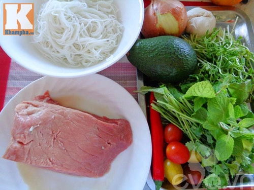 Salad thịt bò ngon mát ngày hè