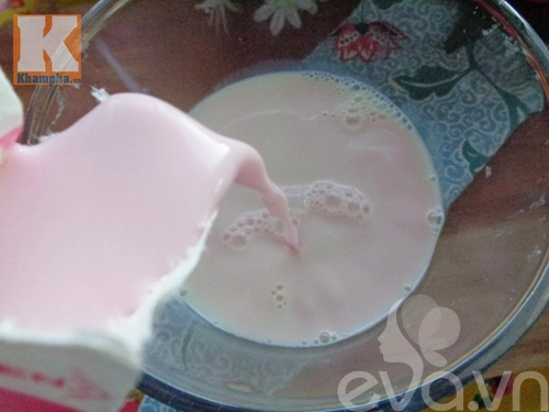 Sữa chua dâu thơm ngon mát lạnh