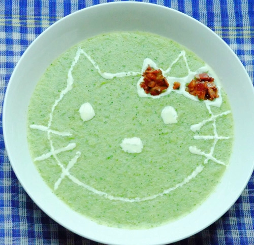 Súp bông cải xanh hình mèo kitty cho bé dịp 16
