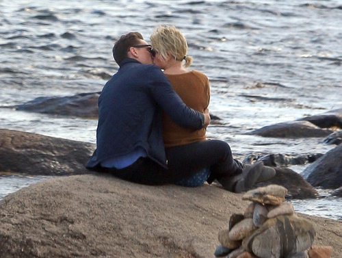 Taylor swift lộ ảnh hôn tom hiddleston sau 2 tuần chia tay bạn trai