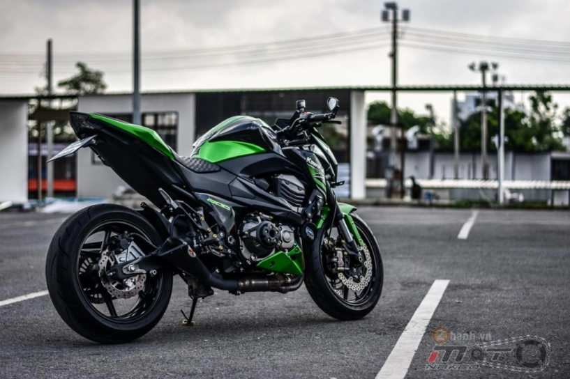 Tê giác kawasaki z800 trong bản độ rất chất của người thái