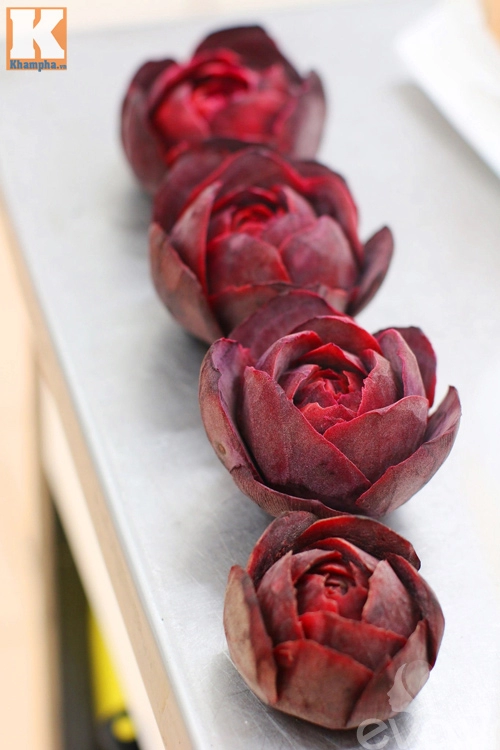 Tỉa hoa hồng từ các loại củ quả siêu đẹp
