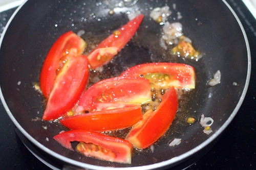 Trứng hấp thập cẩm ăn kèm canh cải chua
