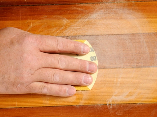Tự sơn lại mặt sàn gỗ