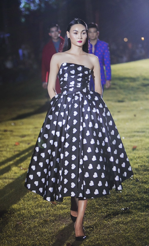 Tuyển tập váy đẹp nhất tuần lễ ntk thời trang việt nam 2015