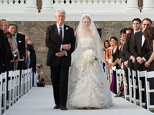 Váy cưới triệu đô của các nàng tiểu thư danh giá