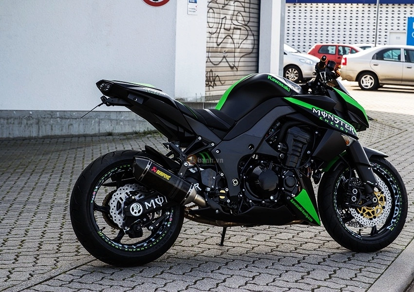 Vẻ ngoài dữ dằn của chiếc kawasaki z1000 độ phiên bản monster