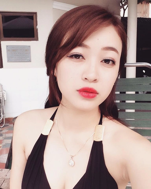 Xuất hiện chỉ vài giây hot girl euro lập tức gây sốt