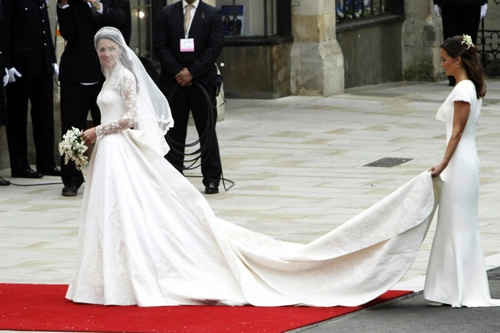 12 bộ váy cưới đắt đỏ đến đại gia cũng phải giật mình