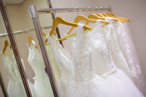 3 điều đặc biệt về 5 chiếc váy cưới của vợ lam trường
