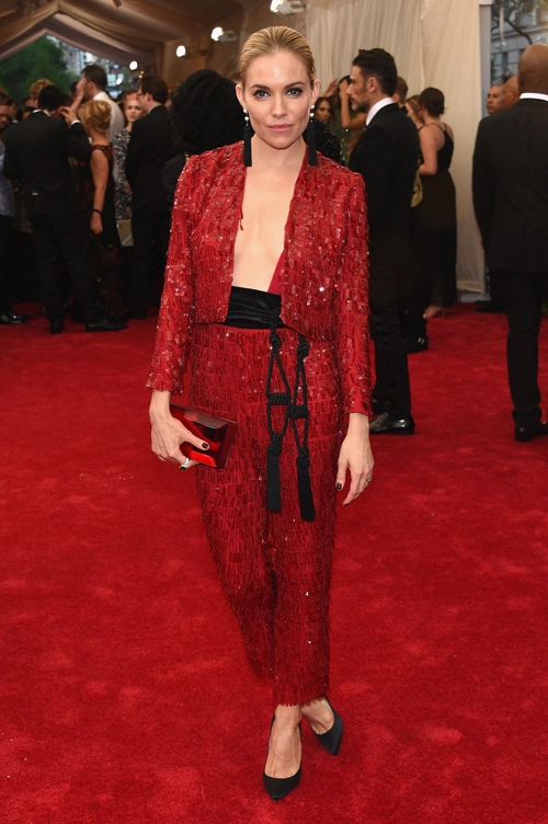 3 mẫu váy xuyên thấu bỏng mắt tại met gala 2015