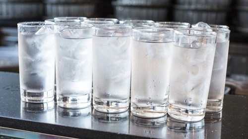 4 loại nước càng uống càng gây mất nước