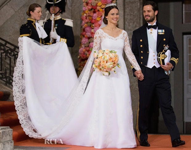 7 bộ váy cưới hoàng gia xa xỉ nhất hành tinh