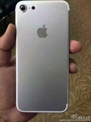 Apple bỏ nút gạt âm thanh trên iphone 7 plus