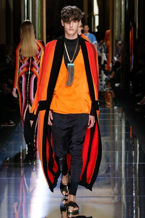 Balmain paris fw quân đoàn quyến rũ