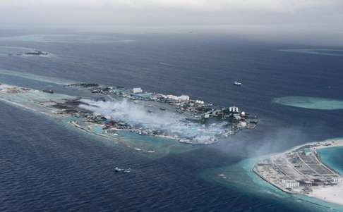 Bất ngờ với hai mặt đối lập của thiên đường maldives