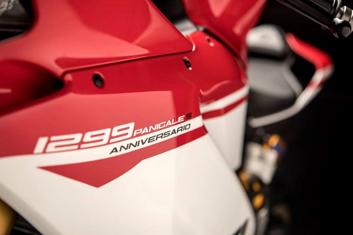 Cận cảnh ducati 1299 panigale s anniversario phiên bản đặc biệt kỷ niệm 90 năm