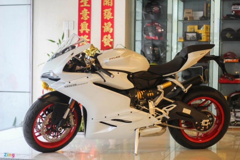 Cận cảnh ducati 959 panigale giá 592 triệu đồng tại việt nam