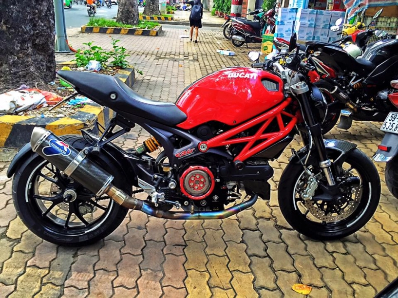 Ducati 796 chất chơi với các option giá trị