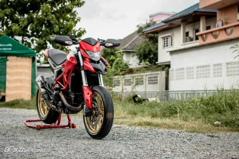 Ducati hypermotard đầy phong cách cùng một vài trang bị hàng hiệu