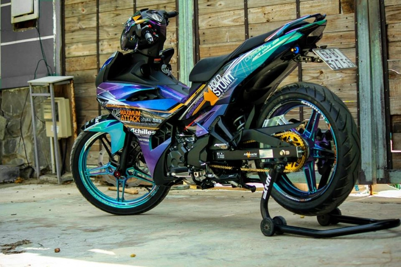 Exciter 150 độ tem đấu chuyển màu độc đáo của biker tiền giang