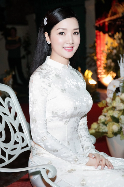 Giáng my mở tiệc tại nhà riêng mừng ngày 2010