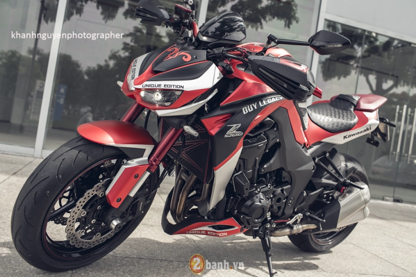 Kawasaki z1000 2016 đầy phong cách trong bộ cánh tem đấu đọ dáng cùng cô nàng 9x xinh đẹp