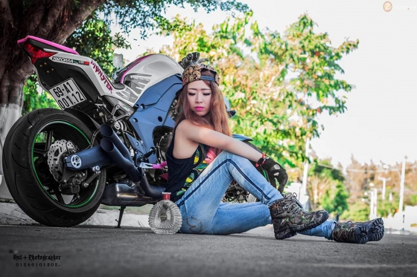 Kawasaki z1000 2016 với vẻ ngoài nổi bật bên cạnh cô nàng cá tính