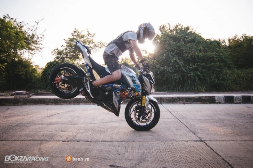 Kawasaki z250 đầy chất chơi trong phiên bản stunt bike