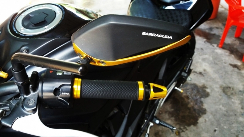 Kawasaki z800 trong bản độ nhiều đồ chơi hàng hiệu của biker cần thơ