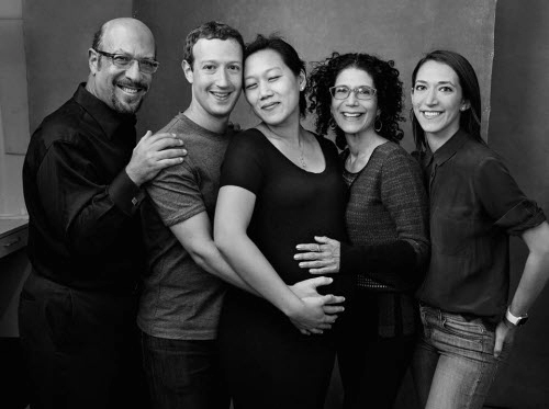 Mark zuckerberg khoe ảnh chăm con hạnh phúc tràn trề